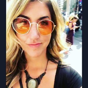 Meet your Posher, Shaina